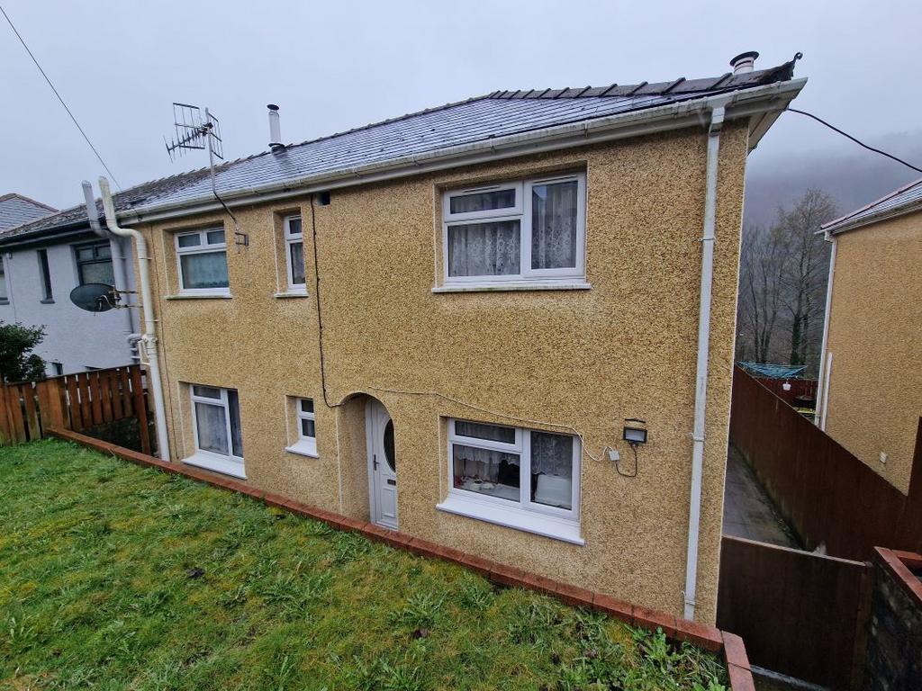 25 Morley Road, Abertillery, NP13 1TP 3 bed semidetached house £137,000