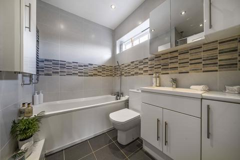 Highfield House, 5b Upper Northam Close, Hedge End, Southampton, SO30 4BB