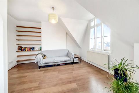 121b Tottenham Lane, London, N8 9BJ