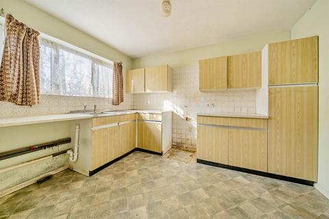 66 Beech Hill, Haywards Heath, RH16 3RX