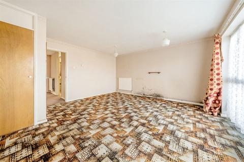 66 Beech Hill, Haywards Heath, RH16 3RX