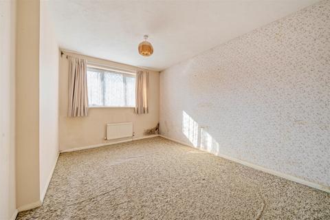 66 Beech Hill, Haywards Heath, RH16 3RX