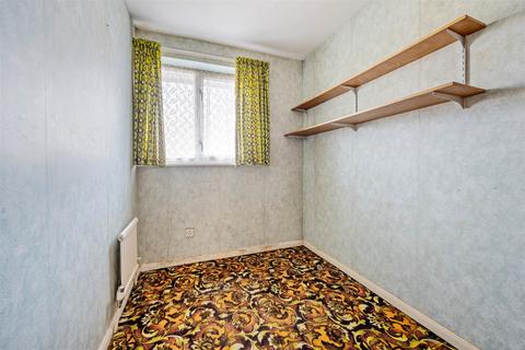 66 Beech Hill, Haywards Heath, RH16 3RX