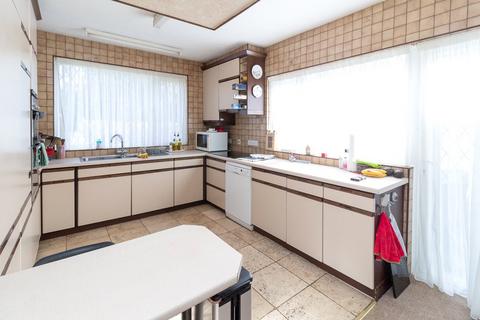 50 Broadfields Avenue, Edgware, HA8 8PG