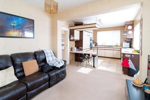 50 Broadfields Avenue, Edgware, HA8 8PG