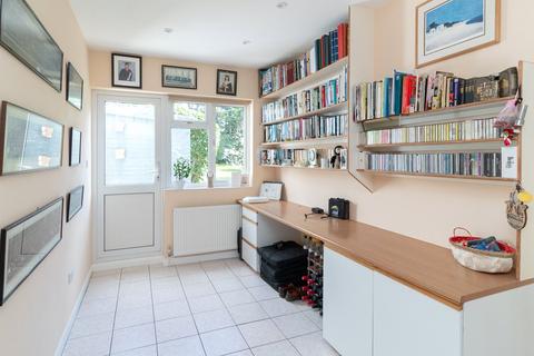 50 Broadfields Avenue, Edgware, HA8 8PG