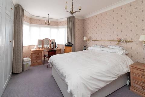 50 Broadfields Avenue, Edgware, HA8 8PG