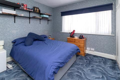 50 Broadfields Avenue, Edgware, HA8 8PG