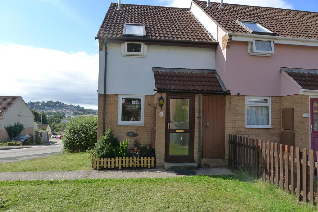 Wildwoods Crescent, Newton Abbot TQ12 2 bed end of terrace house £725