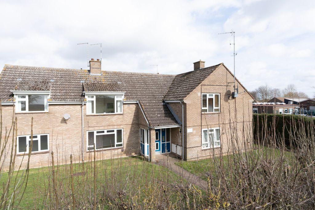 Empingham Road, Stamford PE9 2SP 2 bed apartment £750 pcm (£173 pw)
