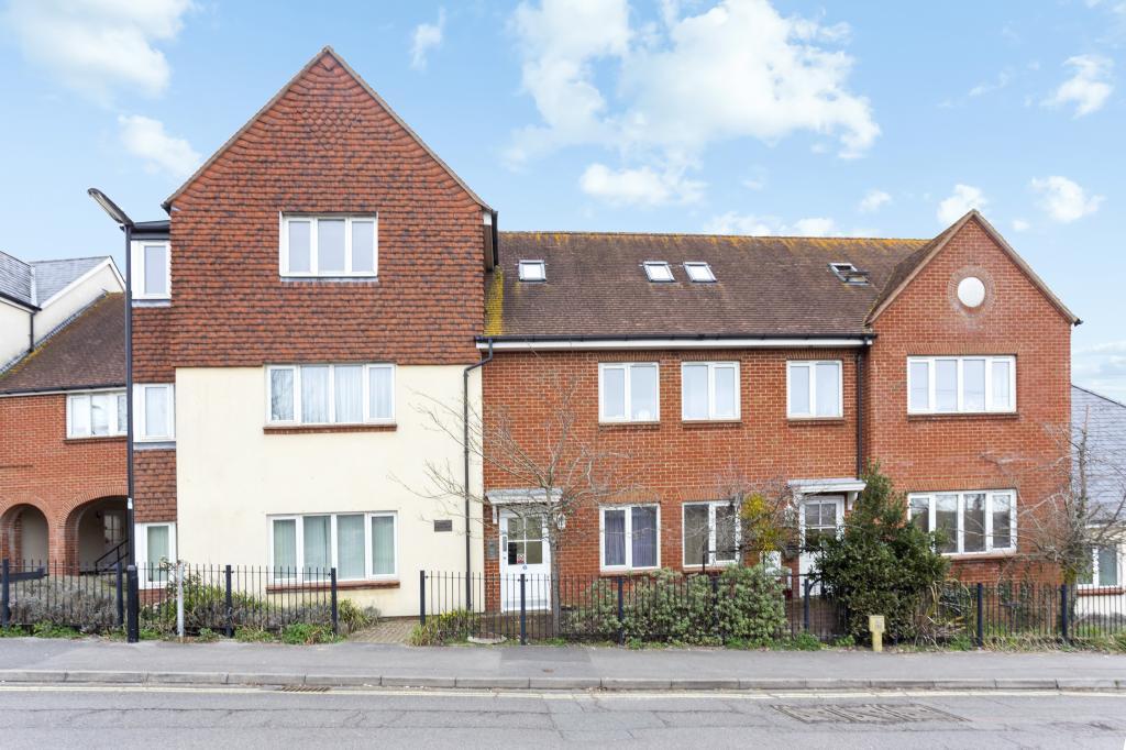 Mosbach Place, Lymington SO41 1 bed flat for sale £115,500