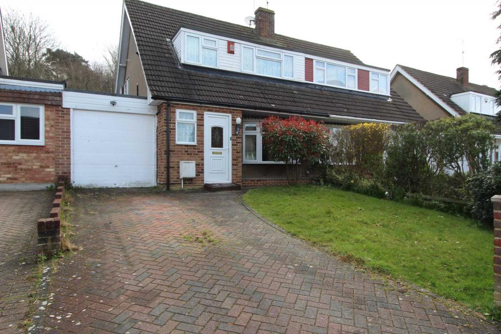 Fairland Close, Rayleigh 3 bed semidetached house £1,600 pcm (£369 pw)
