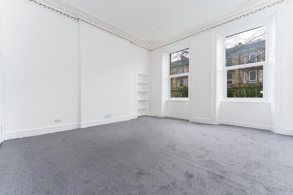 Paisley Road West, Flat 0/2, Cessnock, Glasgow, G51 1BN 3 bed flat £