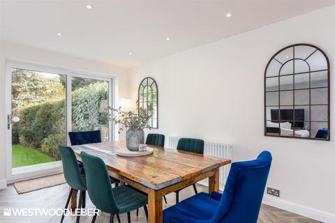 8 Hammondstreet Road, Cheshunt, Waltham Cross, EN7 6NT