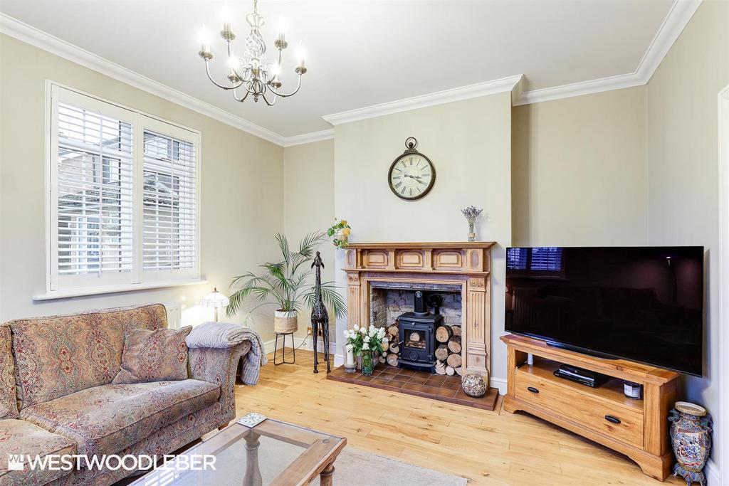 Ware Road, Hailey Hertford SG13 3 bed detached house for sale £639,995