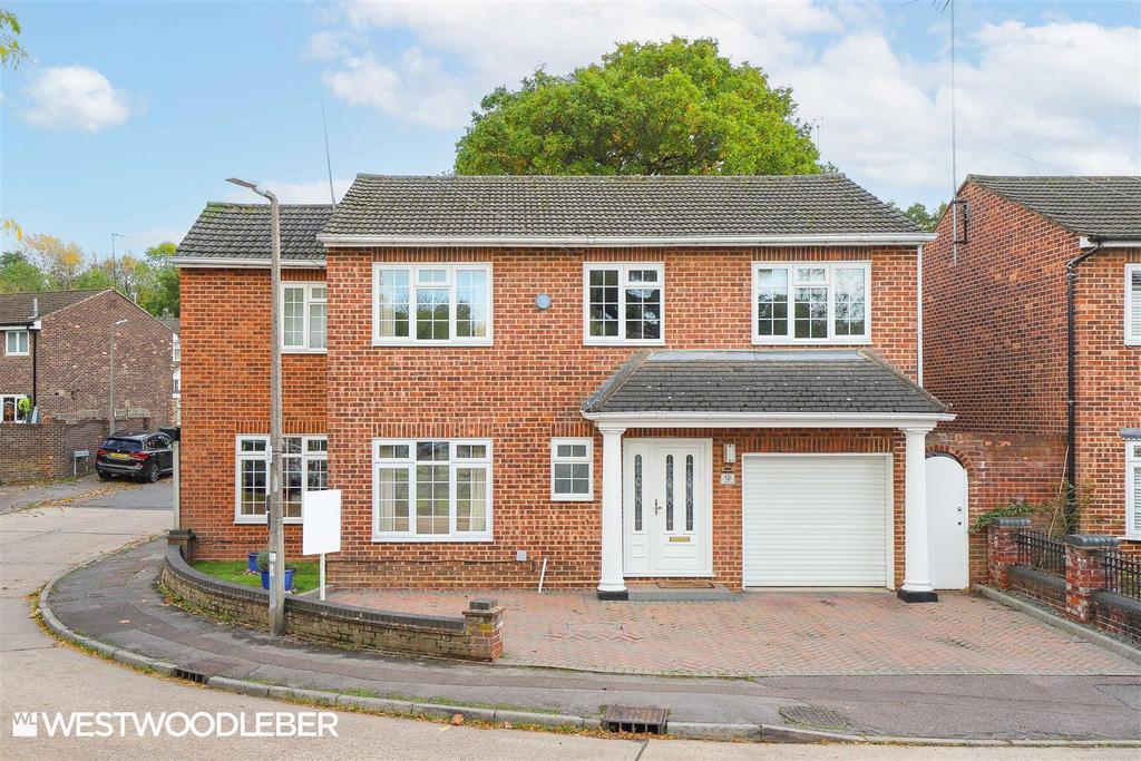 Crooked Way, Waltham Abbey EN9 4 bed detached house £665,000
