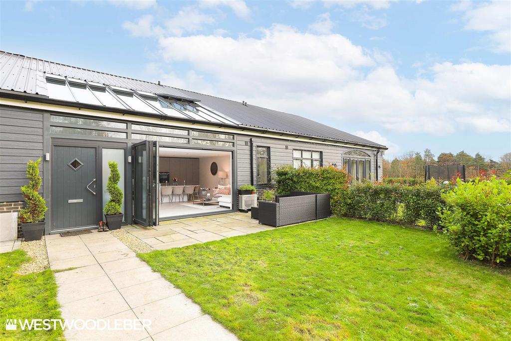 Eastwood Barns, Hertford Heath SG13 2 bed barn conversion - £599,995