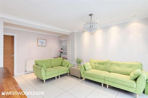 2d Churchfield Path, Cheshunt, Waltham Cross, EN8 9EG