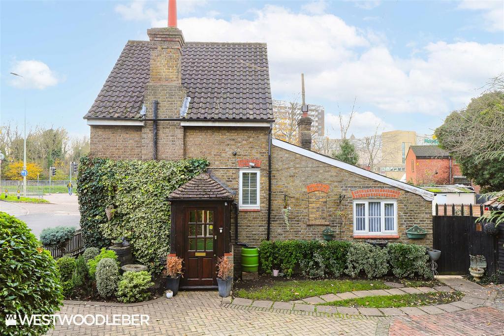Burford Street, Hoddesdon EN11 2 bed semidetached house £500,000