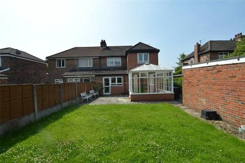 4 bedroom semi-detached house to rent - Moorside Road, Davyhulme, M41 8TN