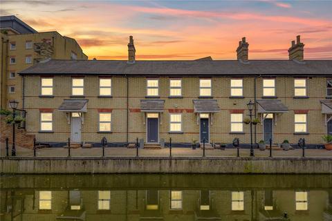 7 Albert Mews, London, E14 8EH