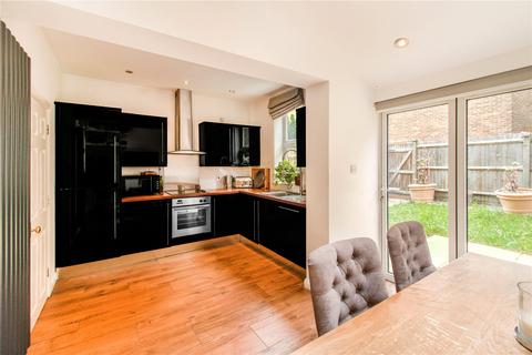 7 Albert Mews, London, E14 8EH