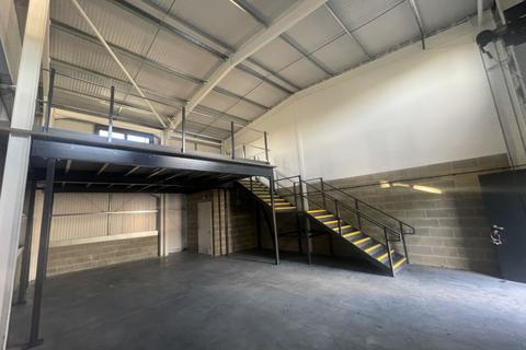 Industrial unit to rent, Barnfield Road, Folkestone, CT19