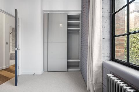 2 bedroom flat to rent - Morris Road, London