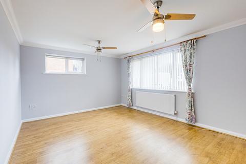 2 bedroom flat to rent - FLAT 1, RUBY COURT 35 Shirley Road, Leigh-on-sea SS9 4JZ