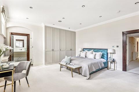 4 bedroom apartment to rent, Onslow Square, South Kensington, London, SW7