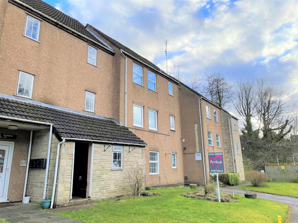 Ground floor apartment close to coleford town cen