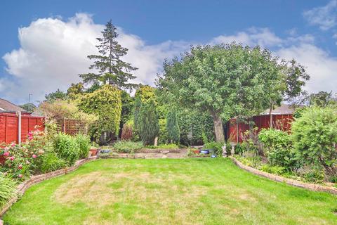 2 Birch Drive, Willerby, Hull, HU10 6LB