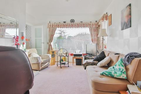2 Birch Drive, Willerby, Hull, HU10 6LB