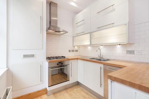 1 bedroom flat to rent, Rathbone Place, Fitzrovia, London, W1T