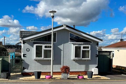 2 bedroom park home for sale - Bungalow Park, Holders Road, Amesbury, SP4 7PJ.