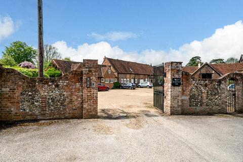 3 bedroom cottage for sale, Flamstead Farm, Chesham Road, Ashley Green HP5