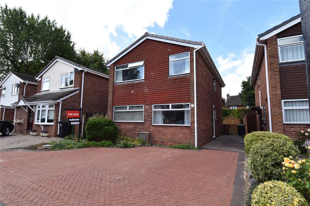 York Avenue, Droitwich... 4 bed detached house £340,000