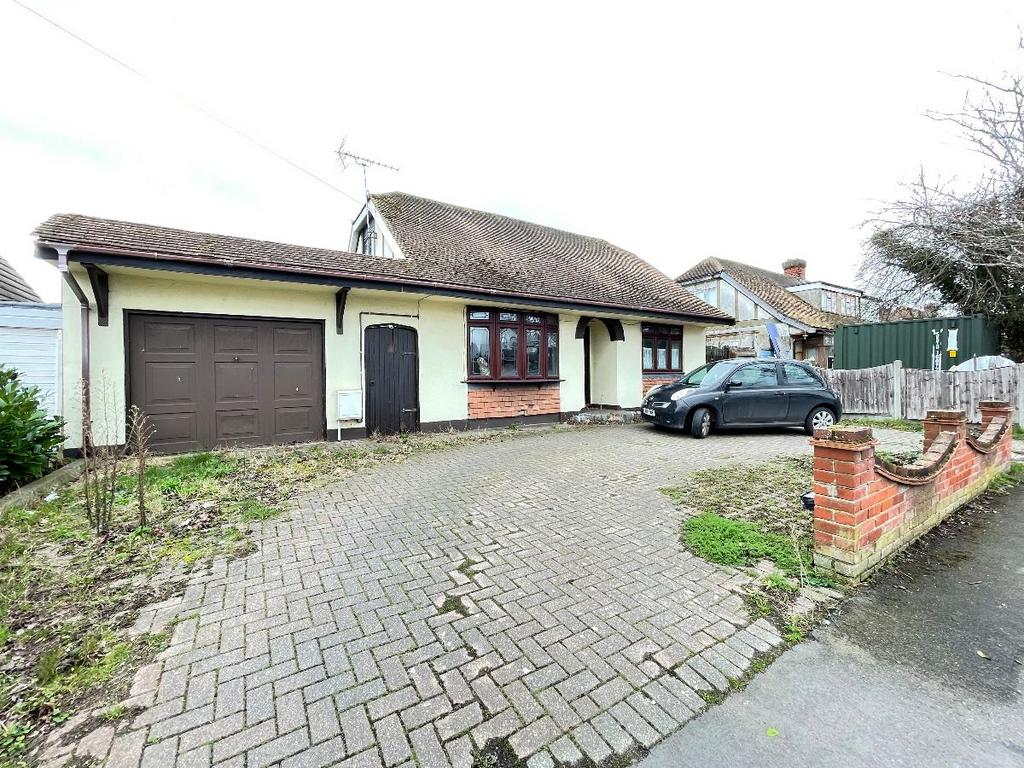 Atherstone Road, Canvey Island 4 bed chalet for sale £380,000
