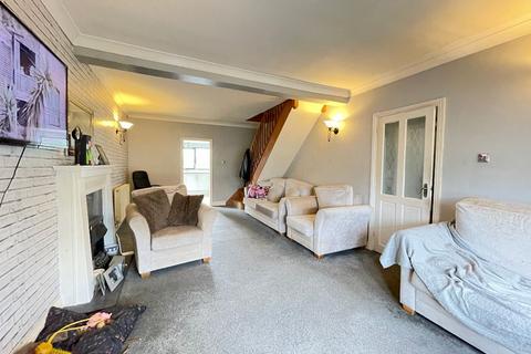 4 bedroom chalet for sale, Atherstone Road, Canvey Island