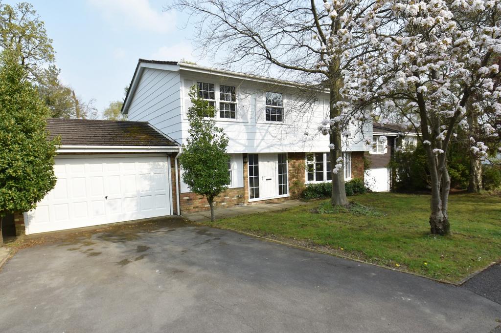 St Huberts Close, Gerrards Cross... 4 bed detached house £3,000 pcm