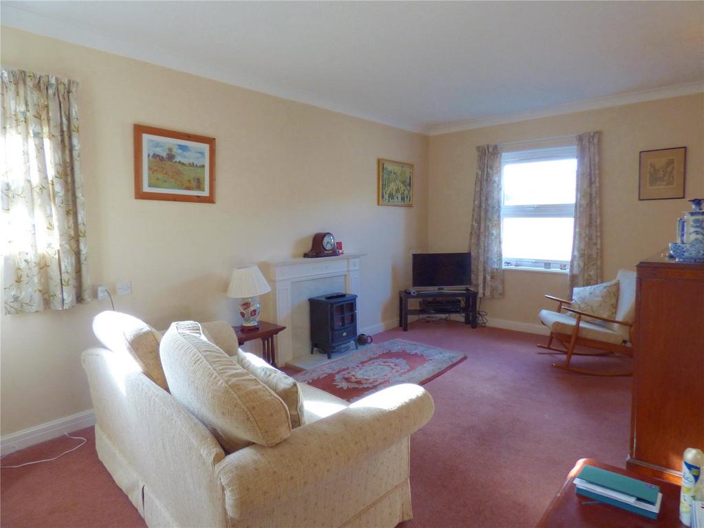 Chevin Court, Otley, West Yorkshire... 2 bed apartment £225,000