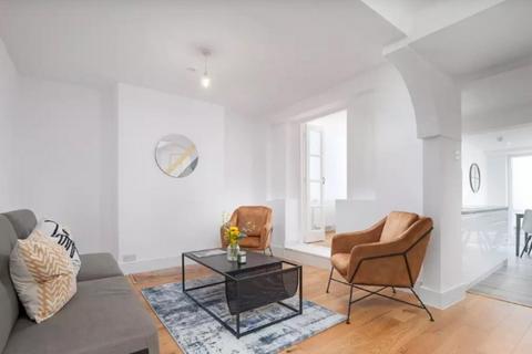 2 bedroom apartment to rent, Abingdon Road, London, W8