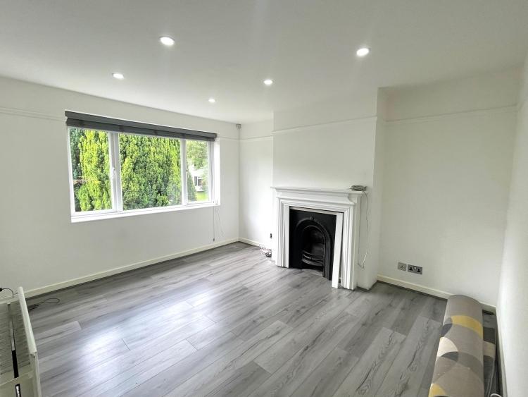 Croft Close Chislehurst BR7 2 bed apartment £1,650 pcm (£381 pw)