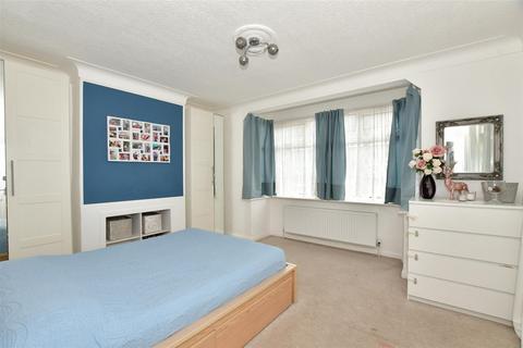 12 Emerald Gardens, Dagenham, RM8 1LH