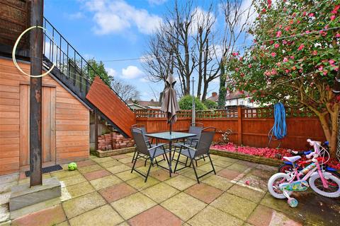 12 Emerald Gardens, Dagenham, RM8 1LH