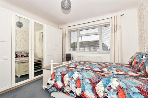 12 Cerne Road, Gravesend, DA12 4BW