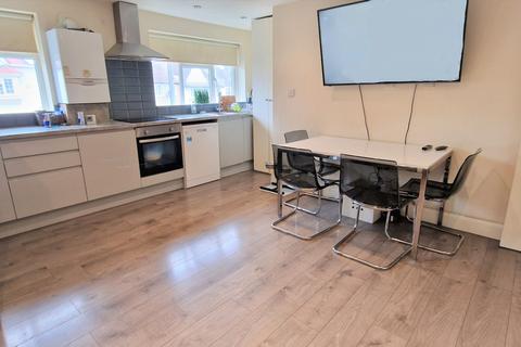 3 bedroom flat to rent, Compton Crescent, Tottenham, London, N17