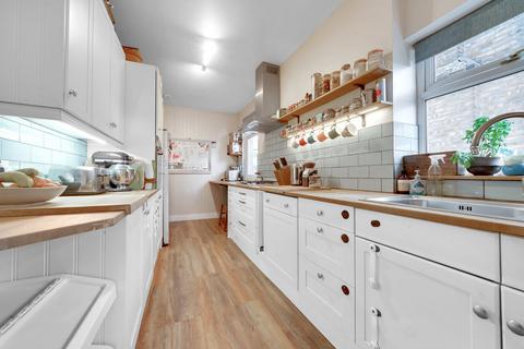 61 Hillside Gardens, Wallington, SM6 9NX