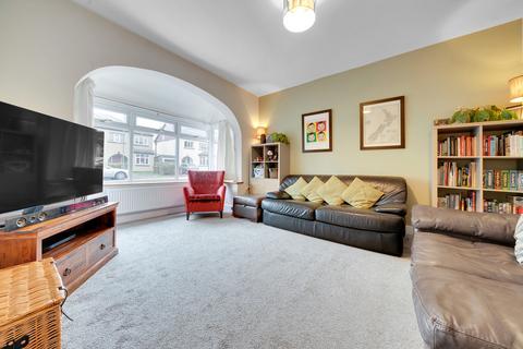 61 Hillside Gardens, Wallington, SM6 9NX