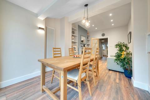 61 Hillside Gardens, Wallington, SM6 9NX